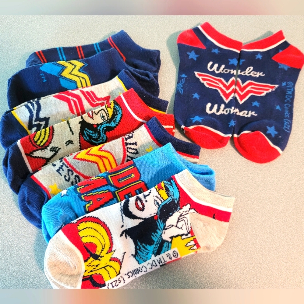NWOT Wonder Woman Themed Socks-Set Of 8